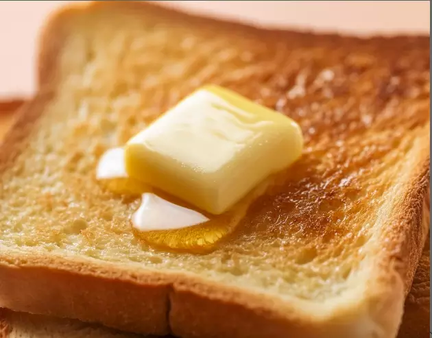 このトースト　パンの味がしますねトーストってパンなんですよ